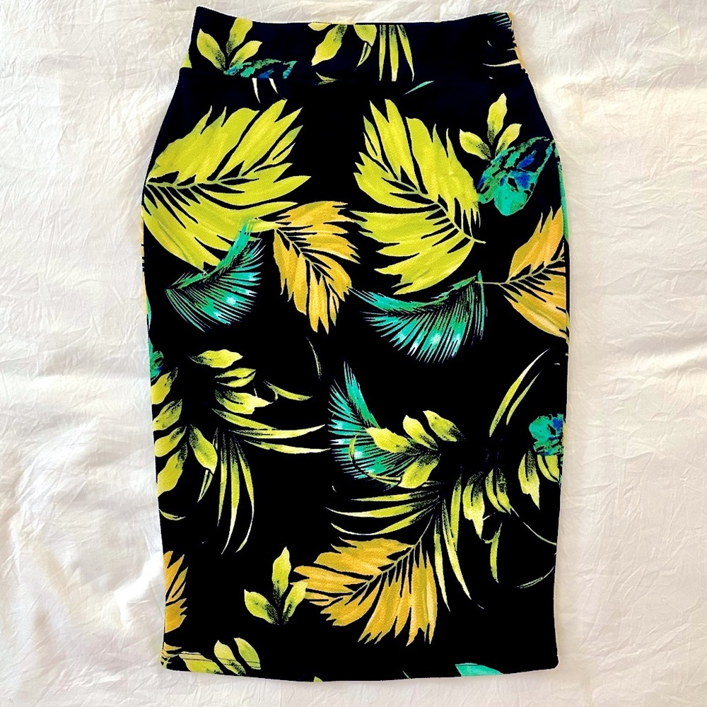 Vibe Sportswear Tropical Print Pencil Skirt